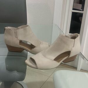 Naturalizer Leather Shootie open toe shoes size 8